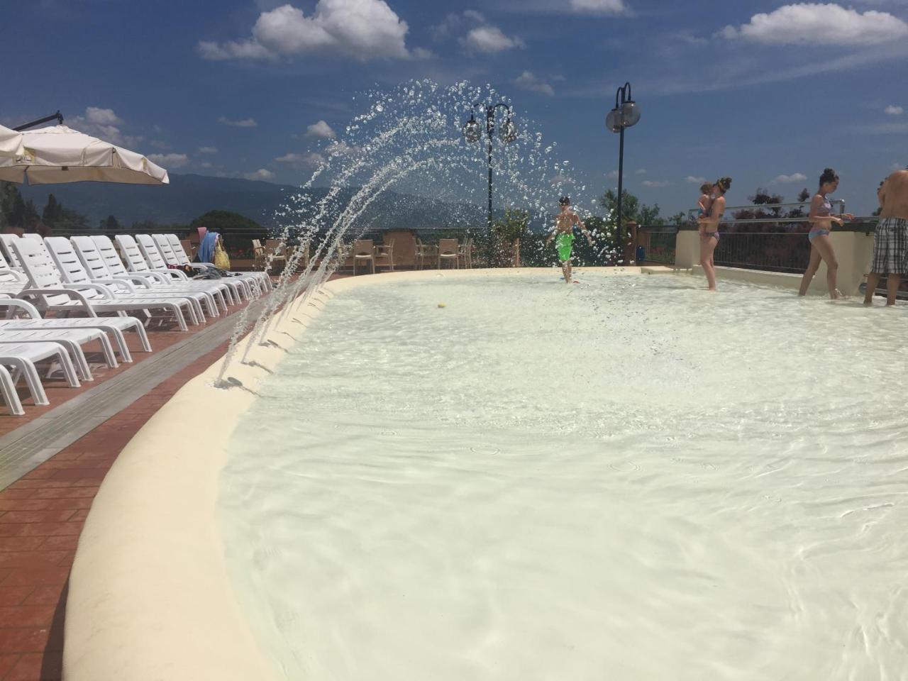 Norcenni Aparthotel